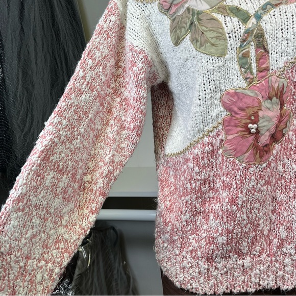 Vintage Creamy White/Pink Floral Appliqué Chunky Knit Sweater Large - Picture 8 of 15
